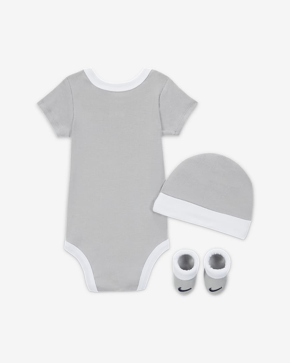 Newborn nike clothing best sale